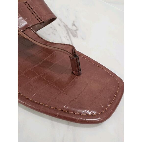 a.n.a -‎ Womens Kate T-Strap Flat Sandals Brown Cognac Faux Leather Crocodile 8 - Picture 3 of 8